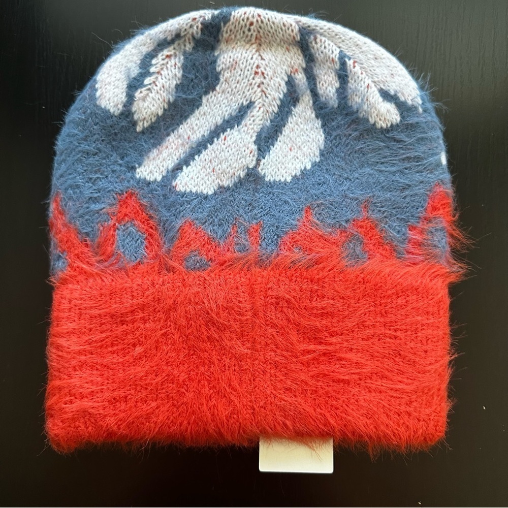 New with tags Urban Outfitters Beanie - Picture 4 of 7